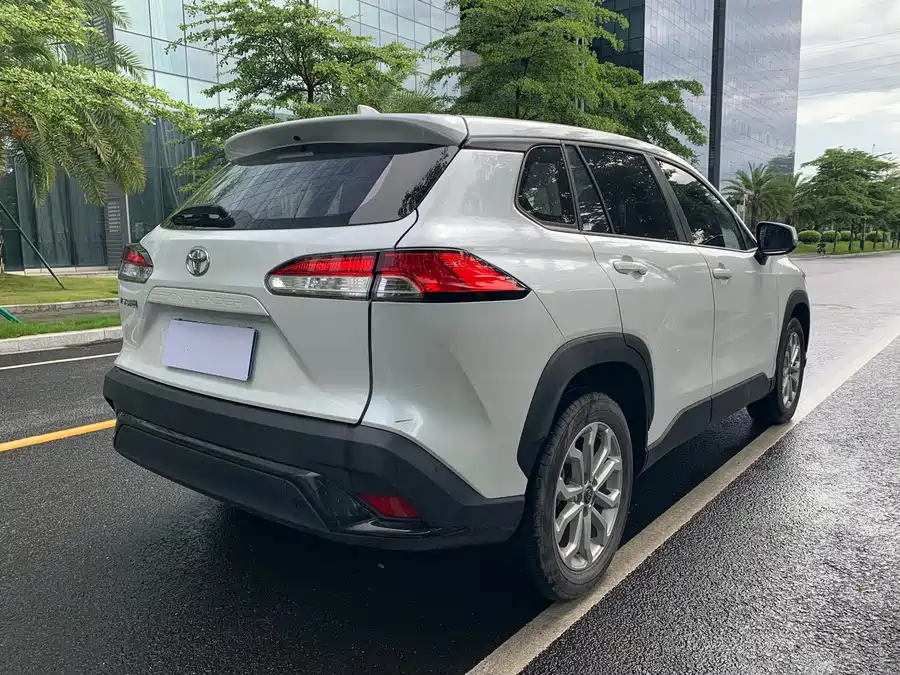 Toyota Frontlander photo 4