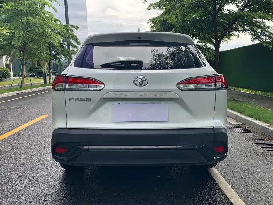 Toyota Frontlander photo 5