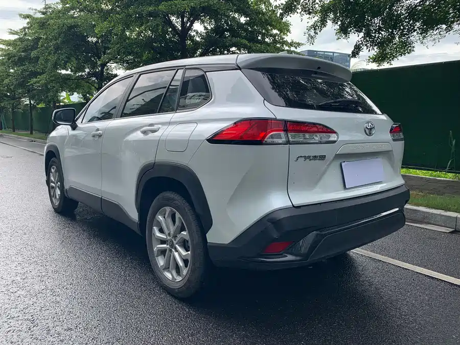 Toyota Frontlander photo 6