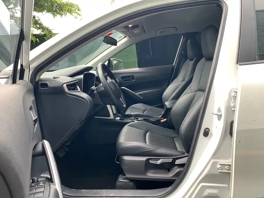 Toyota Frontlander photo 8
