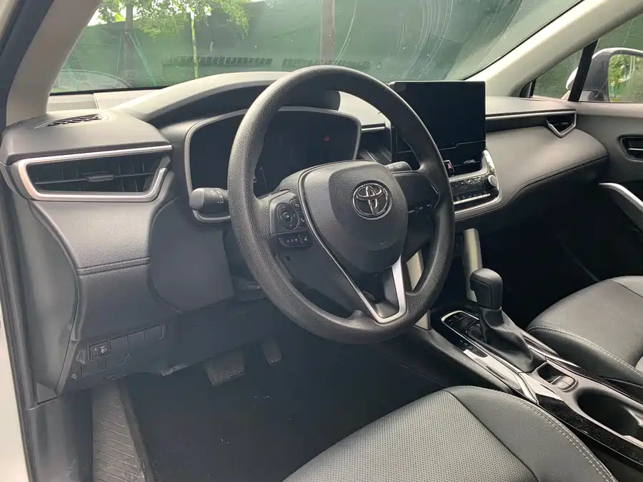 Toyota Frontlander photo 10