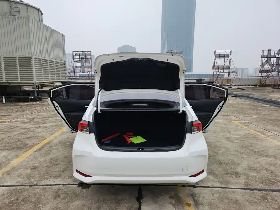 Toyota Corolla 1.2T photo 13