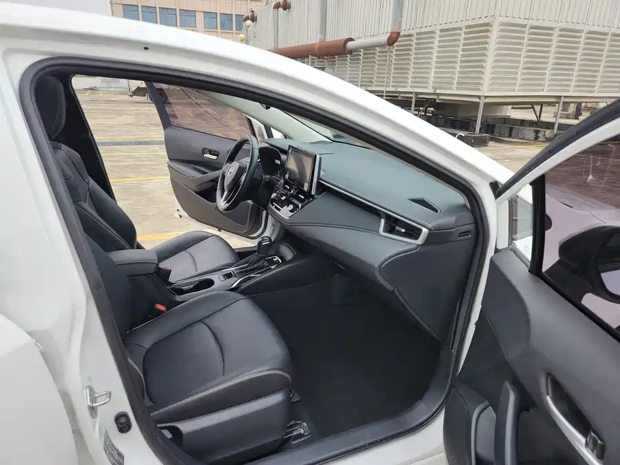Toyota Corolla 1.2T photo 10