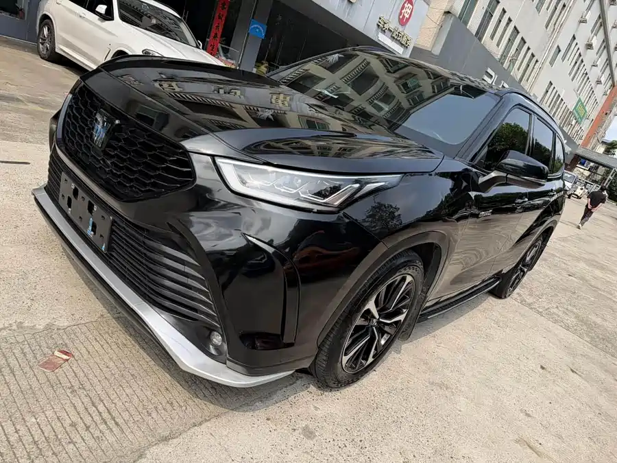 Toyota Crown Kluger