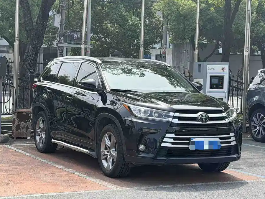 Toyota Highlander photo 3