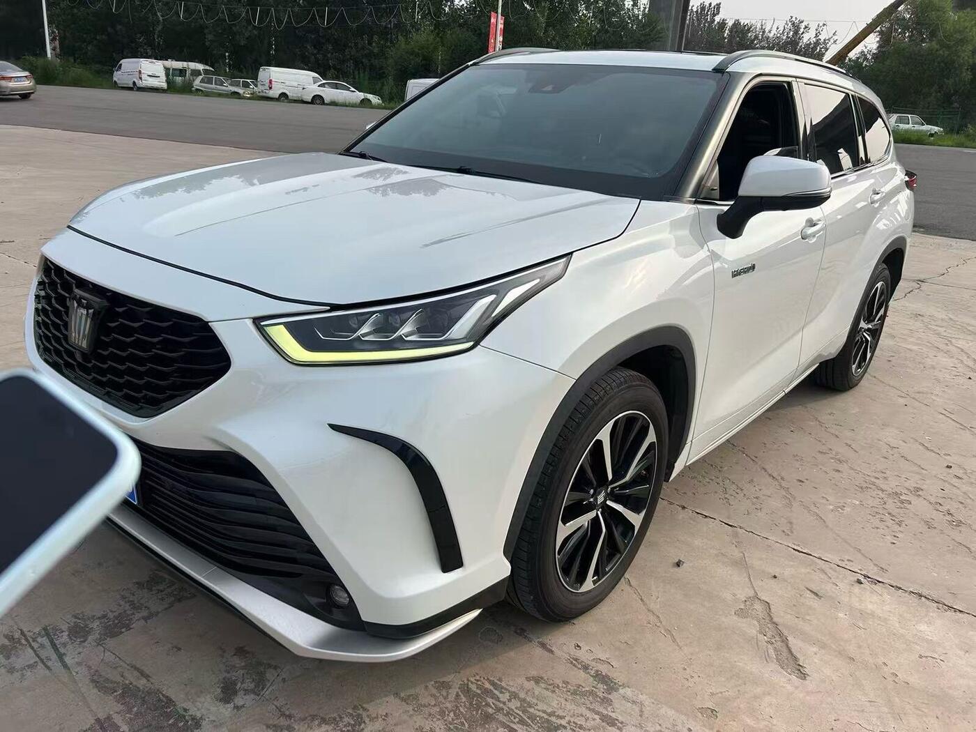 Toyota Crown Lufang 2021 Crown Land Cruiser 2.5 CVT 4WD Prestige