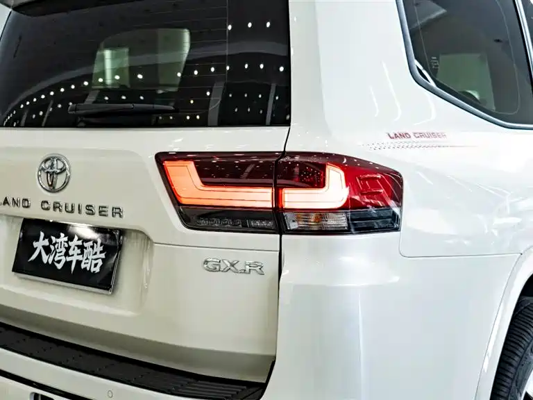 Toyota Land Cruiser photo 11