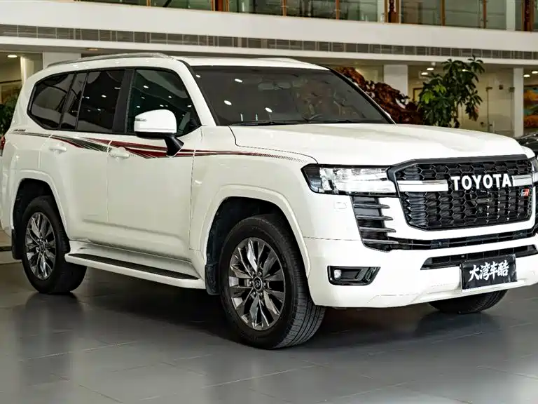 Toyota Land Cruiser photo 3