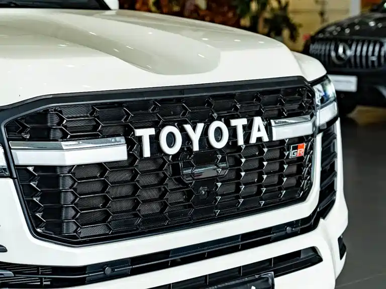 Toyota Land Cruiser photo 9