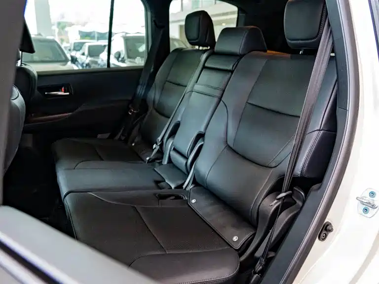 Toyota Land Cruiser photo 10