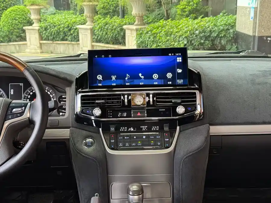 Toyota Land Cruiser photo 14