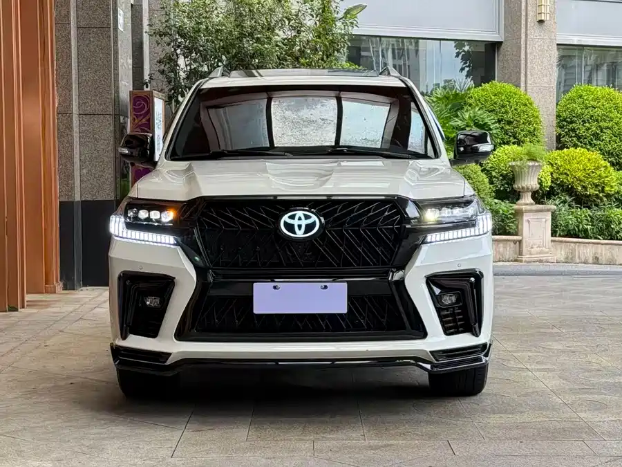 Toyota Land Cruiser photo 3