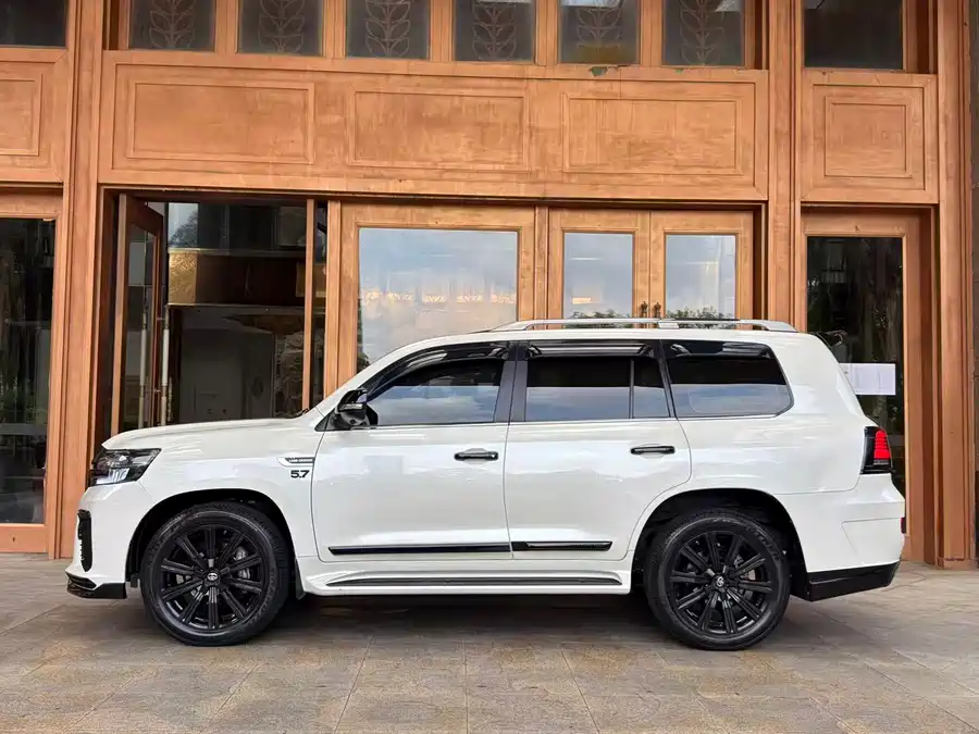 Toyota Land Cruiser photo 6