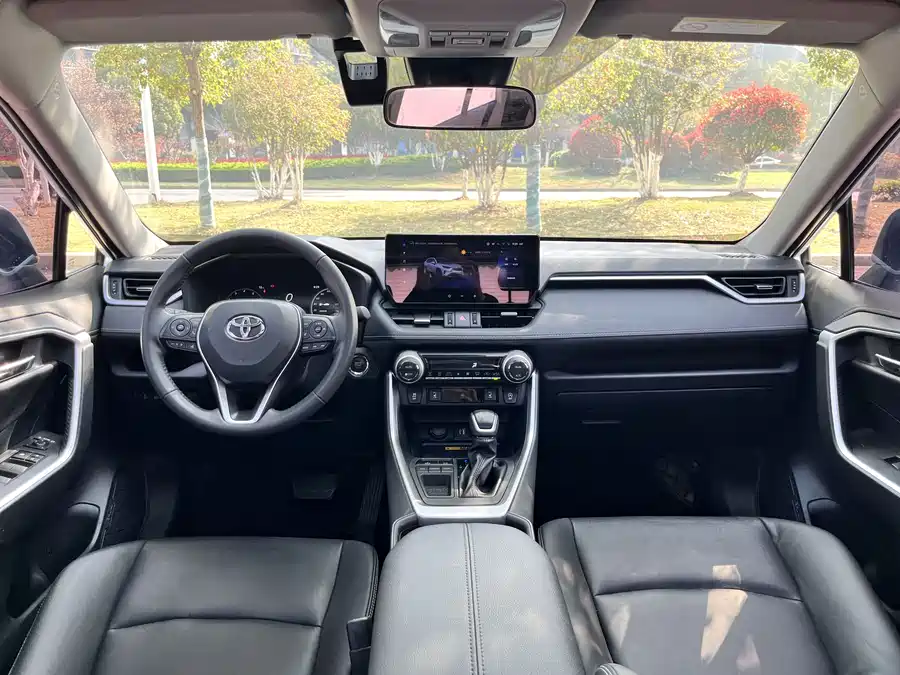 عکس Toyota RAV4 شماره 15