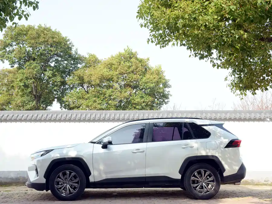 عکس Toyota RAV4 شماره 10