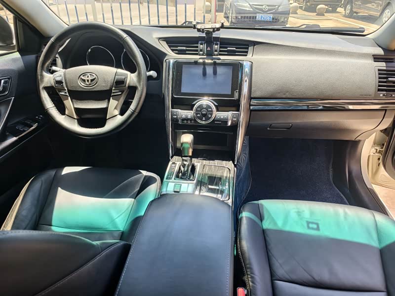 Foto del Toyota Reiz 5