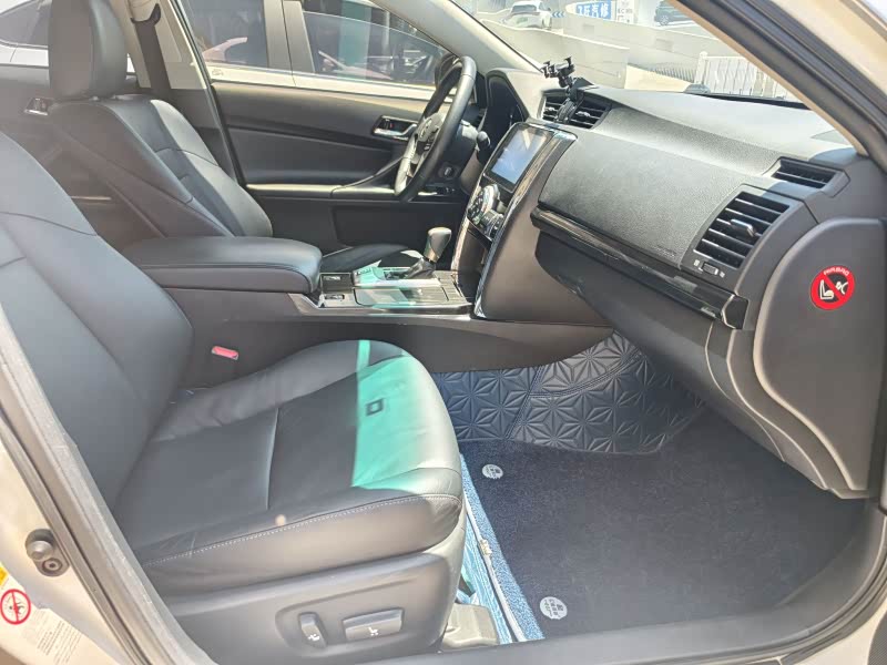 Foto del Toyota Reiz 7