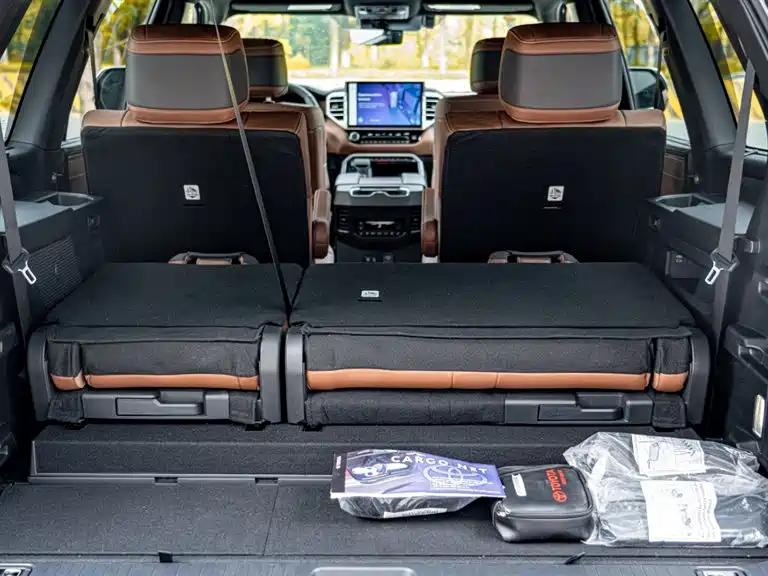 Toyota Sequoia photo 8