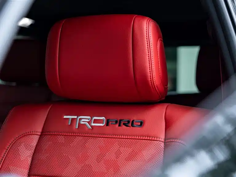 Toyota Sequoia photo 11