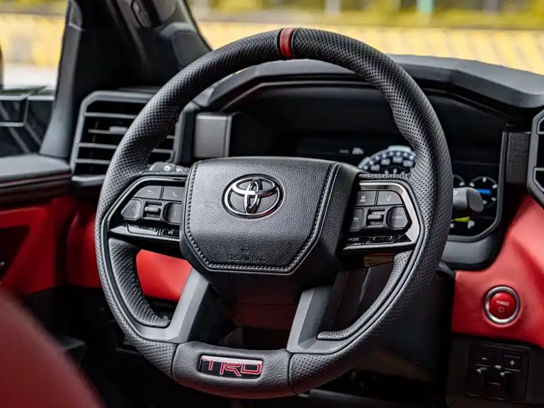 Toyota Sequoia photo 13