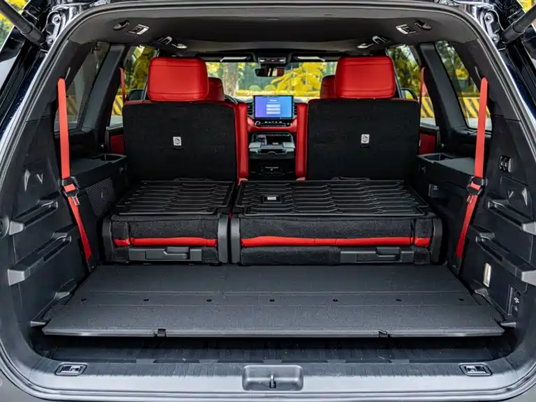 Toyota Sequoia photo 19