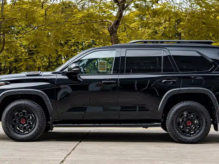 Toyota Sequoia photo 5