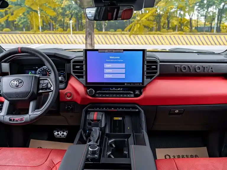 Toyota Sequoia photo 6