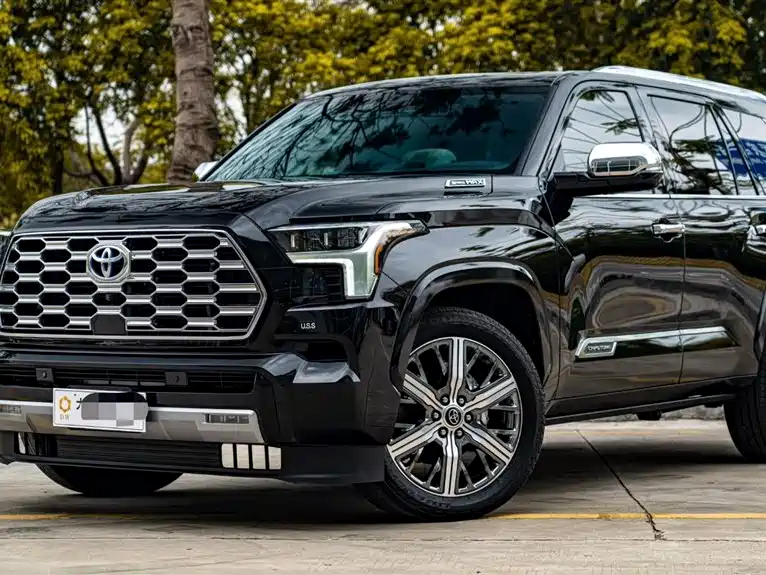 Toyota Sequoia photo 3