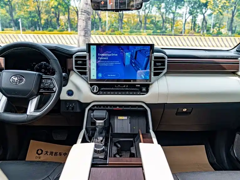 Toyota Sequoia photo 10