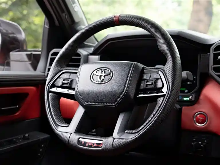 Toyota Sequoia photo 12