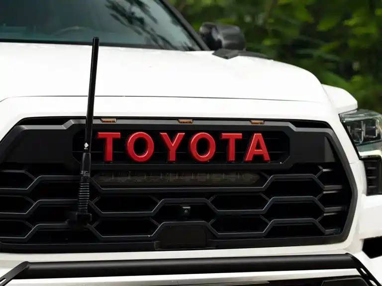 Toyota Sequoia photo 4