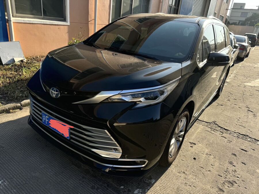 Toyota 2021 Sienna 2.5 CVT Platinum Edition