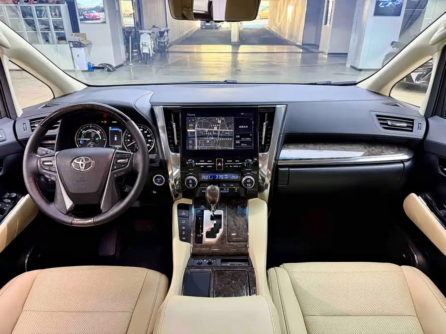 Toyota Vellfire photo 19