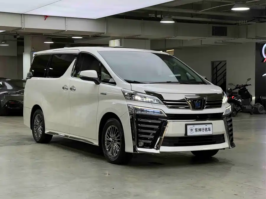 Toyota Vellfire photo 3