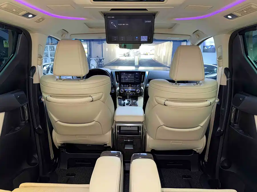 Toyota Vellfire photo 21