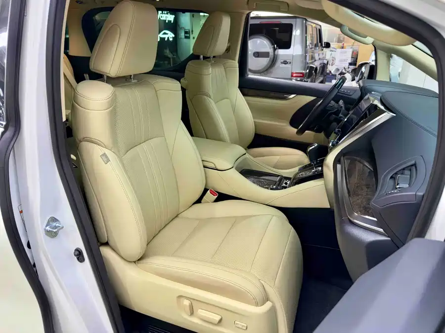 Toyota Vellfire photo 25