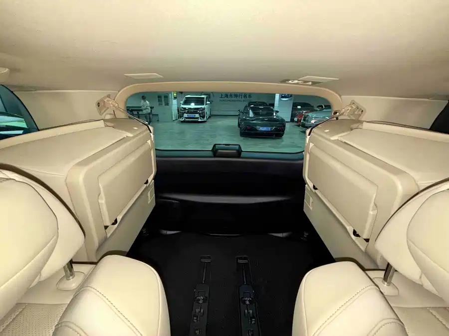 Toyota Vellfire photo 26