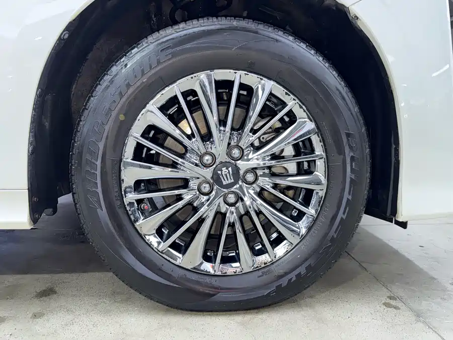 Toyota Vellfire photo 5