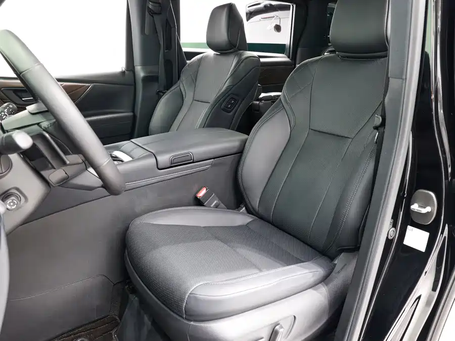 Toyota Vellfire photo 11