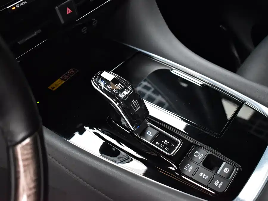 Toyota Vellfire photo 12