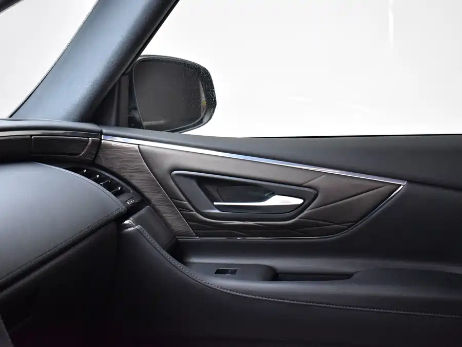Toyota Vellfire photo 13