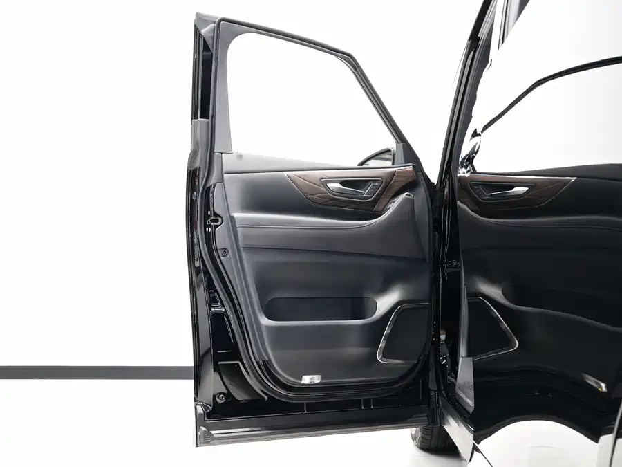 Toyota Vellfire photo 18