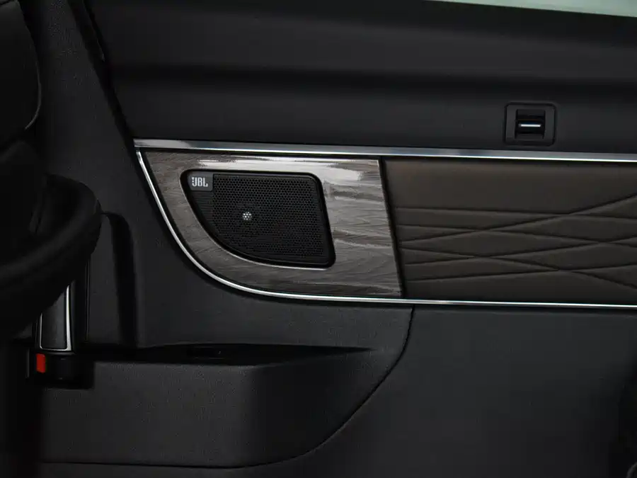 Toyota Vellfire photo 20