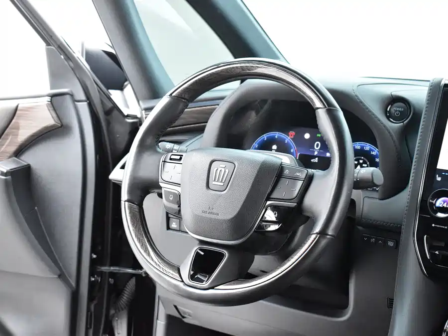Toyota Vellfire photo 8