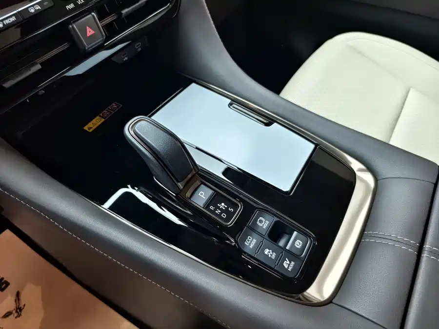Toyota Vellfire photo 11