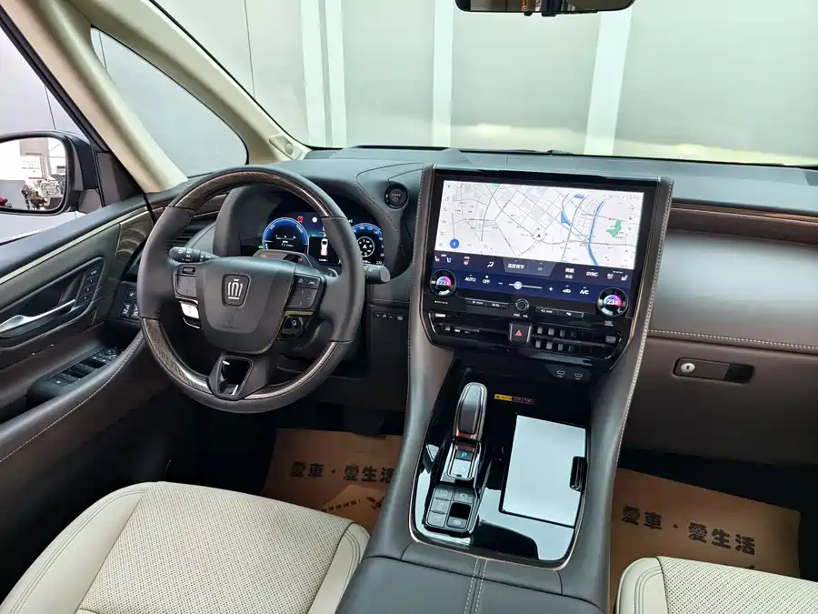Toyota Vellfire photo 15