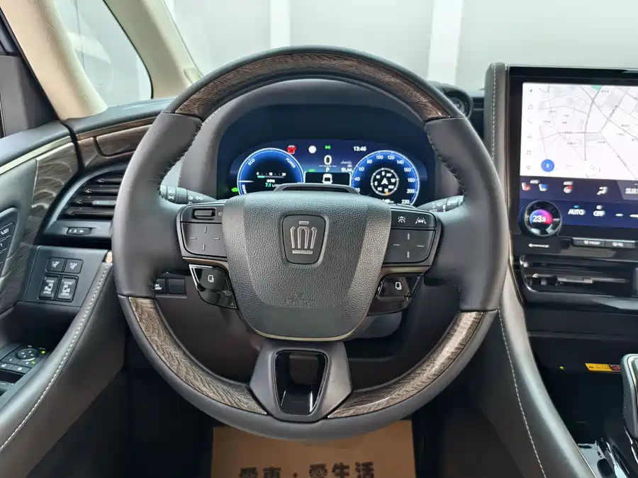 Toyota Vellfire photo 16