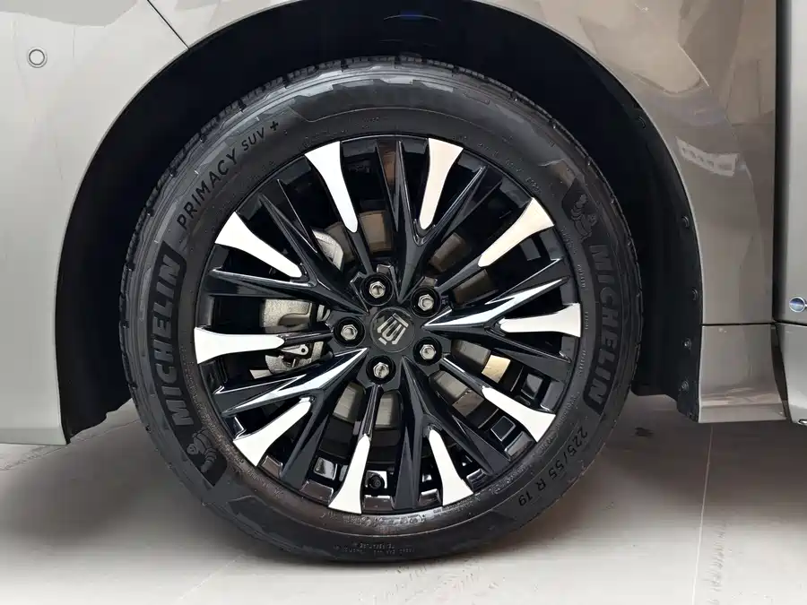 Toyota Vellfire photo 18