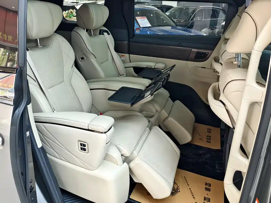 Toyota Vellfire photo 7