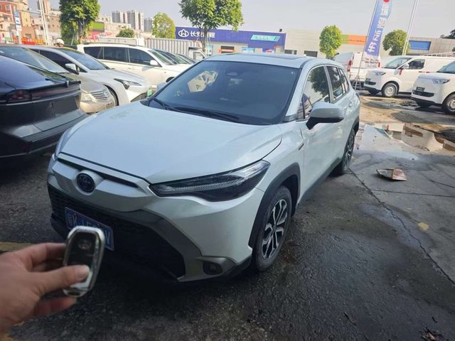 Toyota Toyota Corolla Cross — available for export to Peru